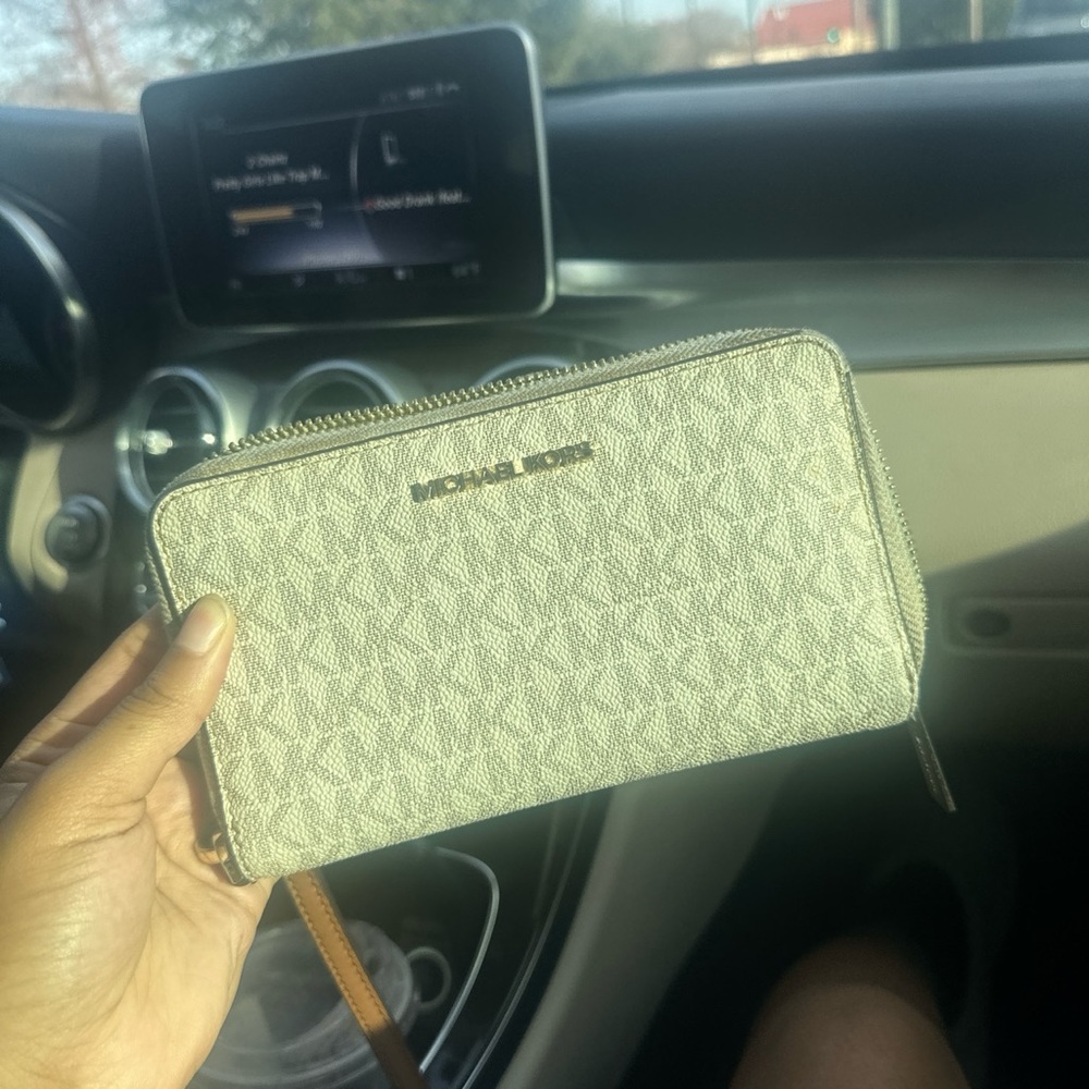 Michael Kors Large Logo Continental Wallet